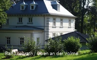 Die restaurierte Villa im Park