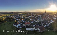 Blick auf das Bergdorf Kallenhardt