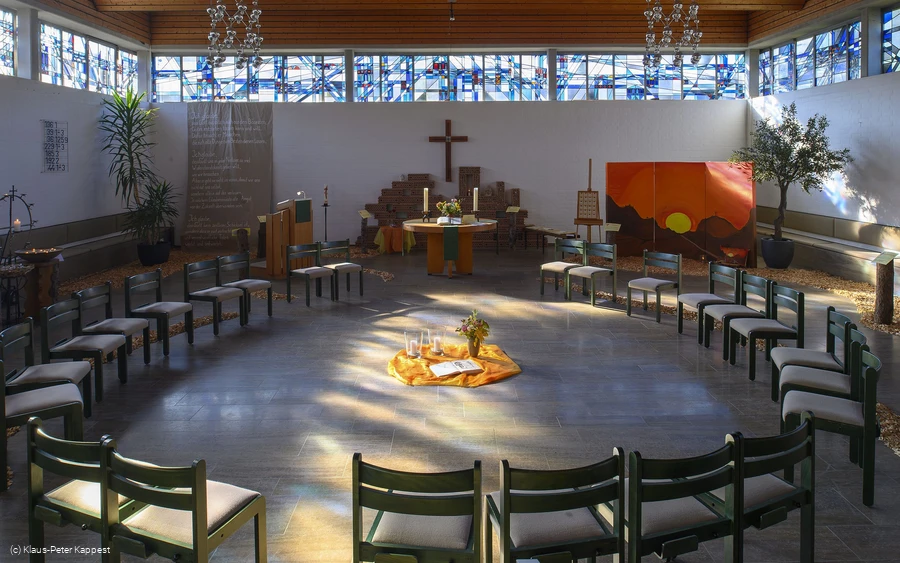 Innenraum der Pilgerkirche Schwalefeld Innenraum der Pilgerkirche Schwalefeld