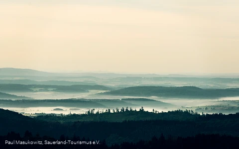 Wolken und Nebelmeer über dem Sauerland