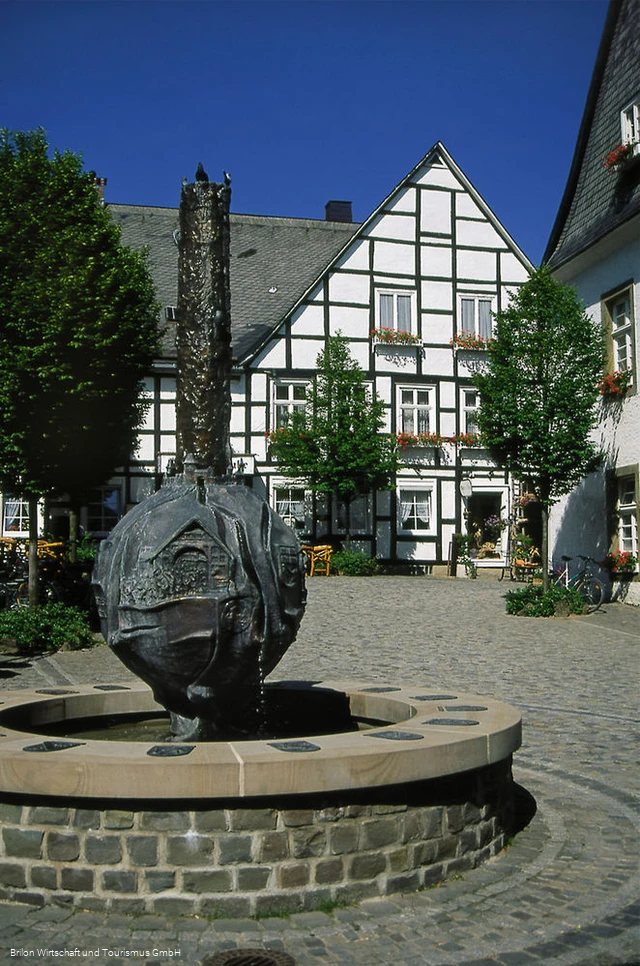 Geschichtsbrunnen