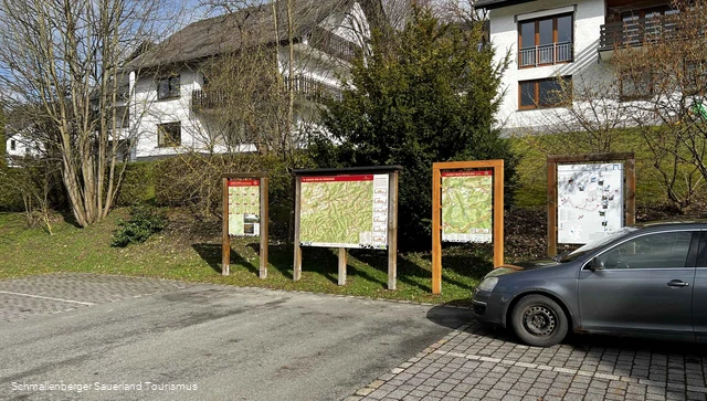 Wanderportal und Wanderparkplatz Oberkirchen - Kirche