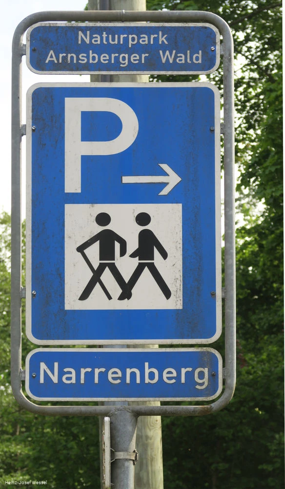 Schild Wanderparkplatz Narrenberg