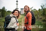 Wanderer unterwegs auf dem Sauerland-Höhenflug im Bereich der Nordhelle.